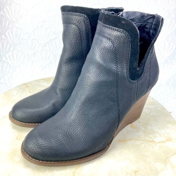 Lucky Brand Yenata Black Leather Wedge Booties (size 8.5) - Picture 4 of 12